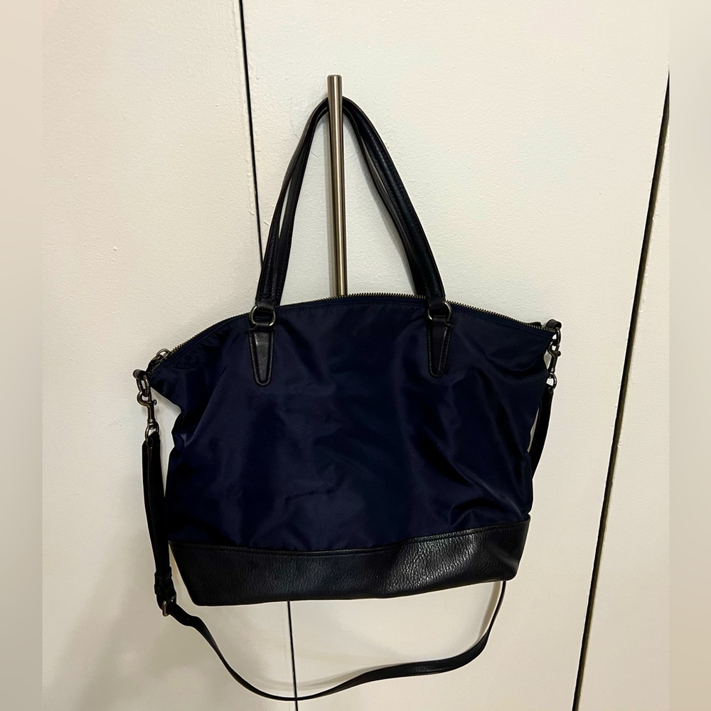 Coach crossbody nylon and leather bag (fits laptop) - Picture 3 of 5
